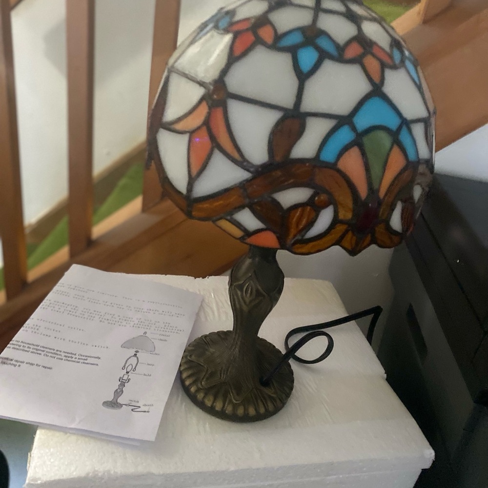 Perfect Gift/Housewarming Gift Pink Flower Lamp/new Stained Glass Bedside Light - Picture 9 of 12